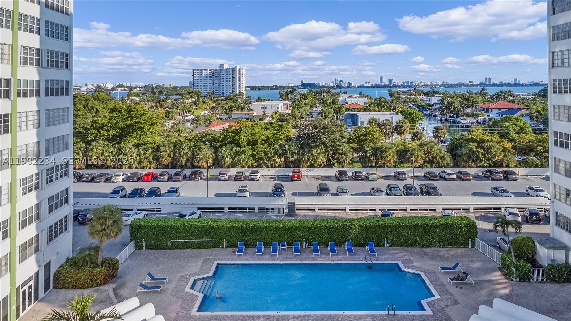 BAYVIEW TOWERS CONDO SOUT - Residential