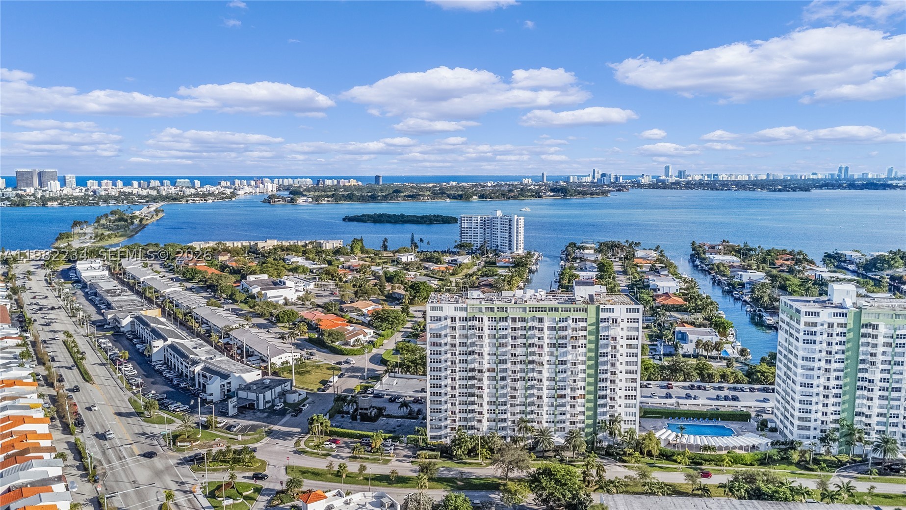 BAYVIEW TOWERS CONDO SOUT - Residential