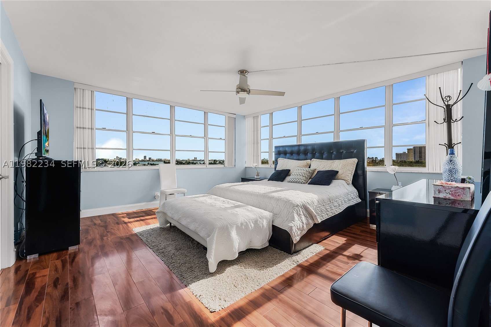 BAYVIEW TOWERS CONDO SOUT - Residential