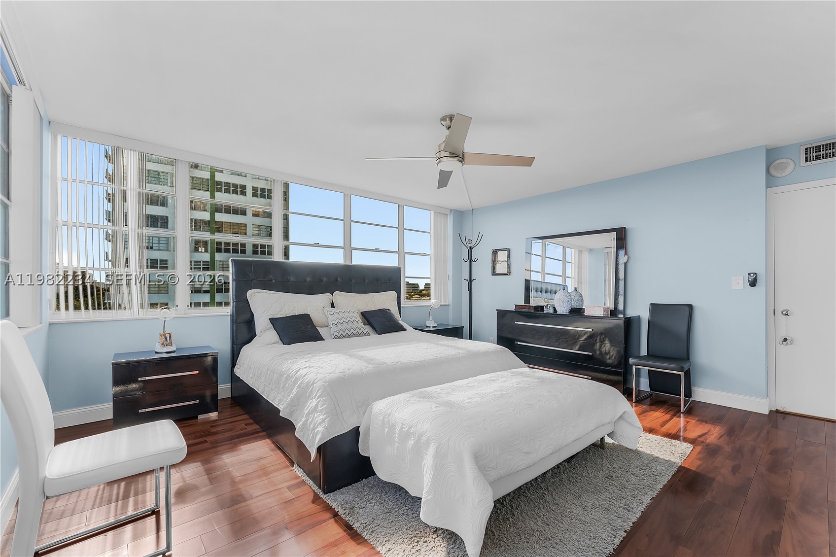 BAYVIEW TOWERS CONDO SOUT - Residential