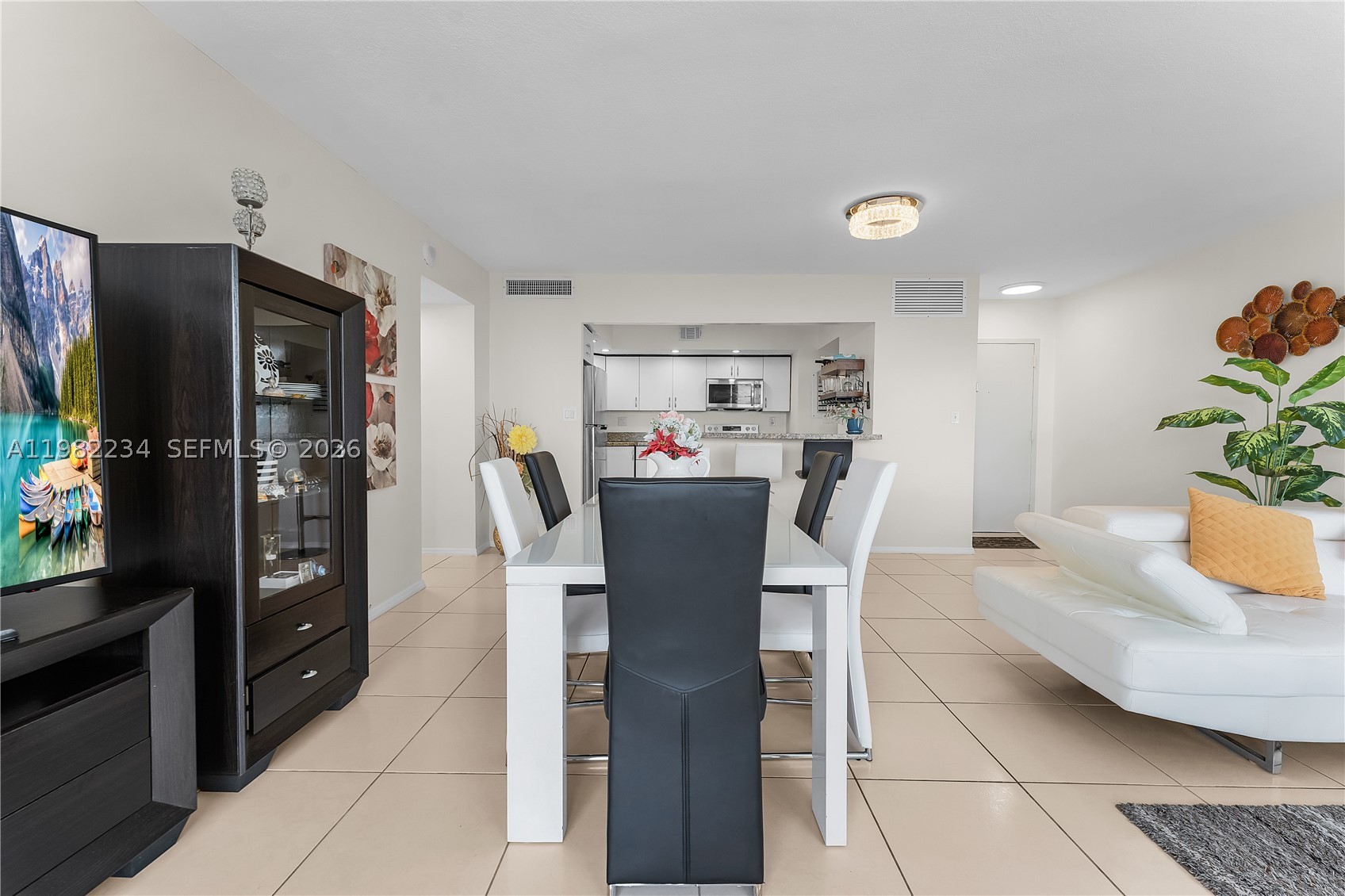 BAYVIEW TOWERS CONDO SOUT - Residential
