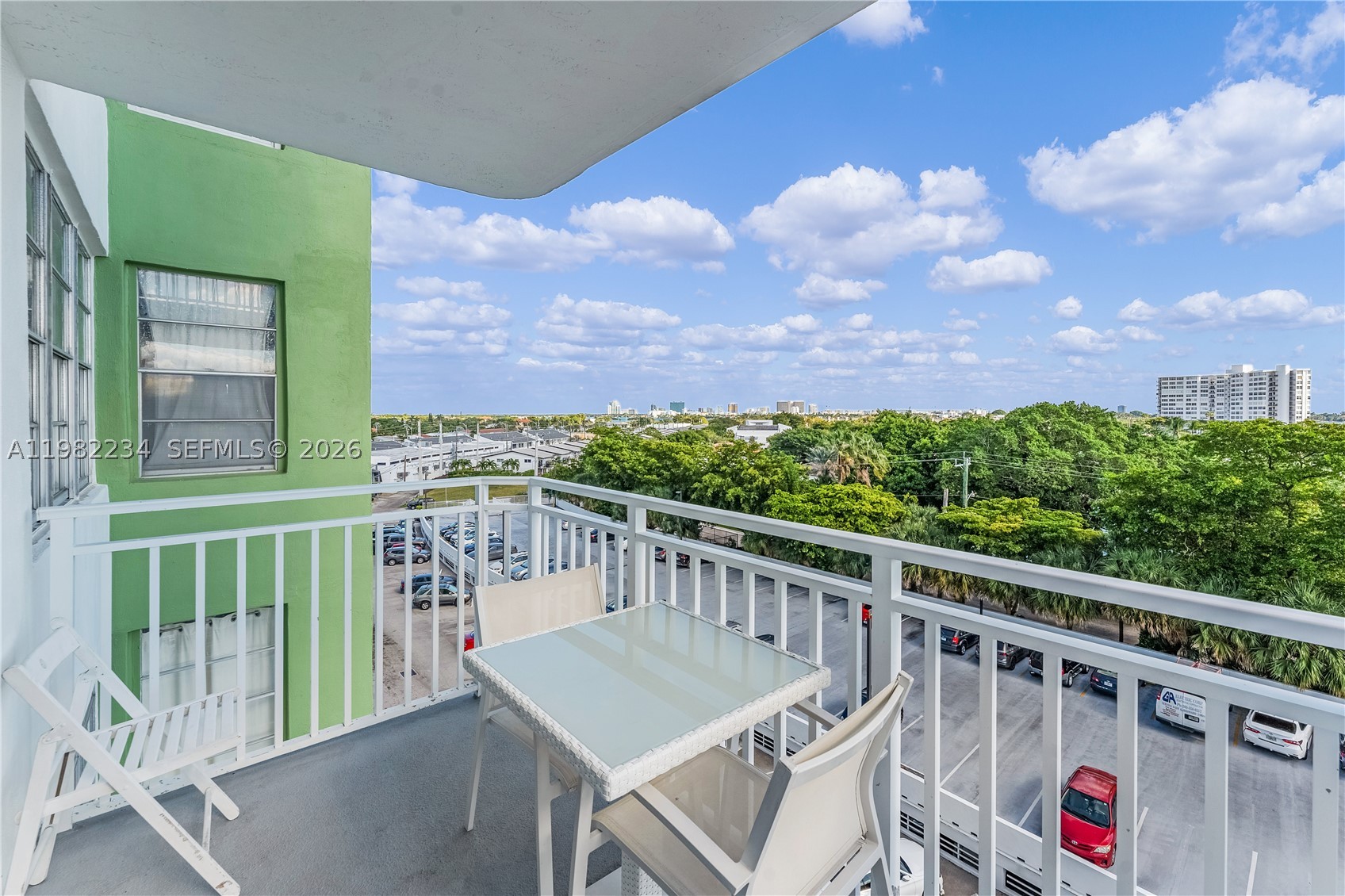 BAYVIEW TOWERS CONDO SOUT - Residential
