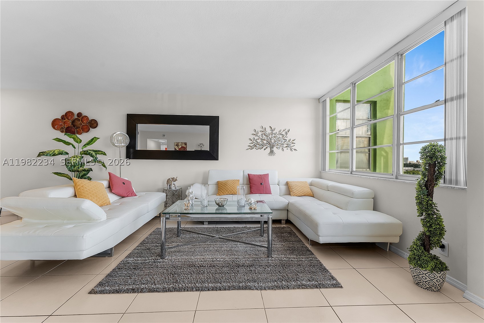 BAYVIEW TOWERS CONDO SOUT - Residential