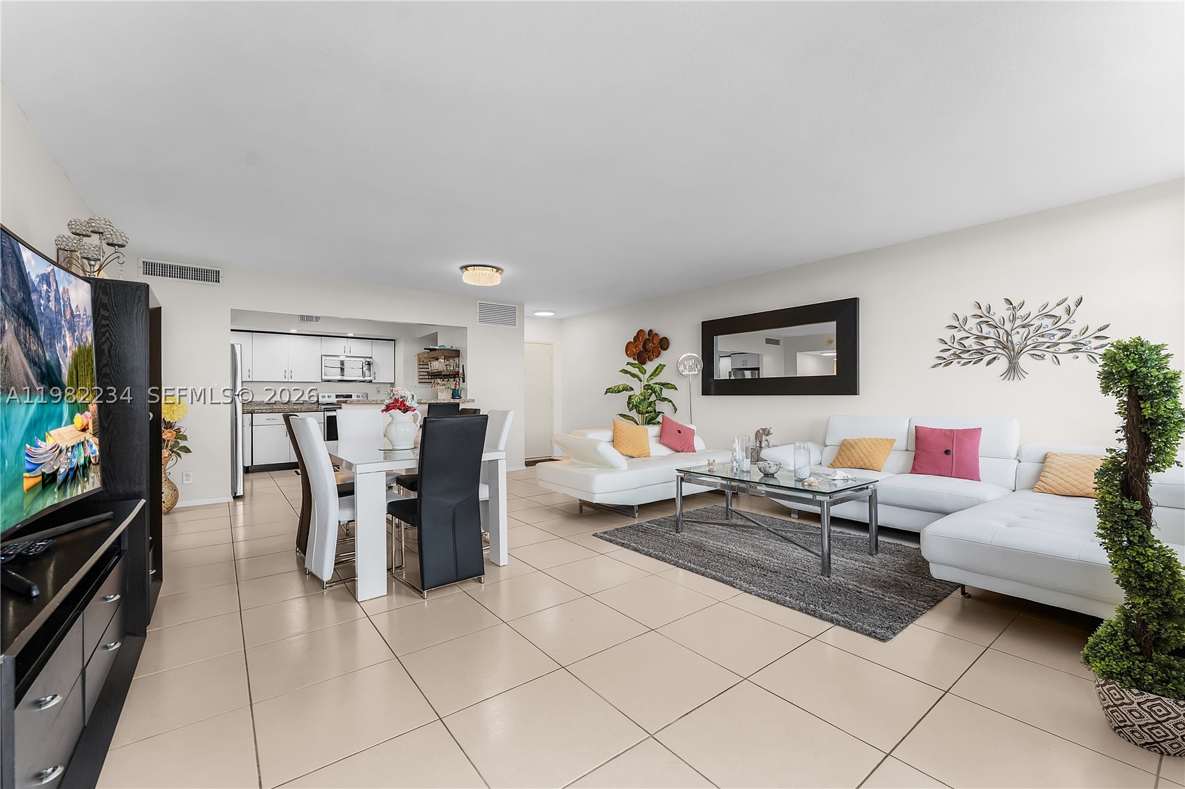 BAYVIEW TOWERS CONDO SOUT - Residential