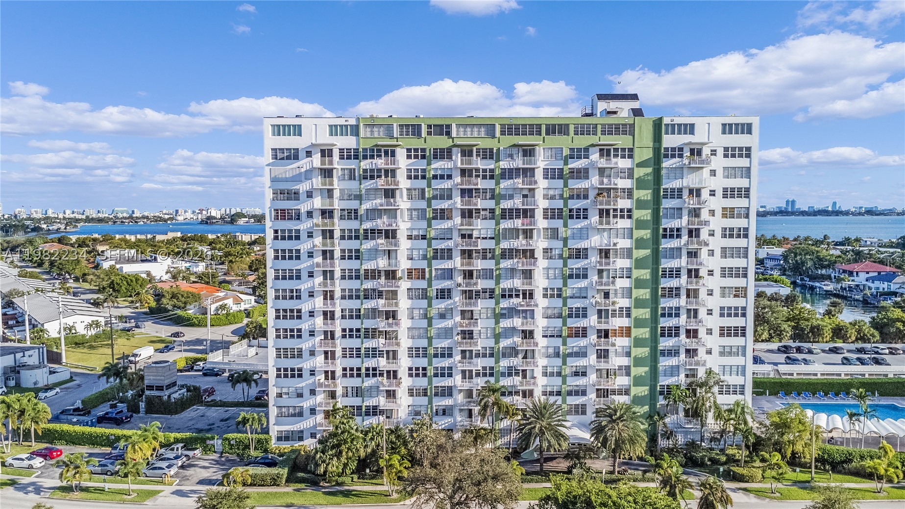 BAYVIEW TOWERS CONDO SOUT - Residential