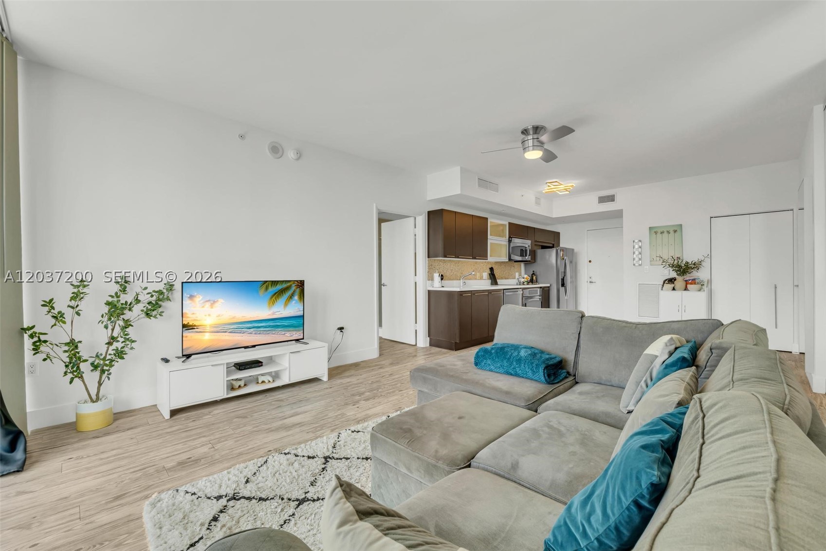 IVY CONDO - Residential Lease