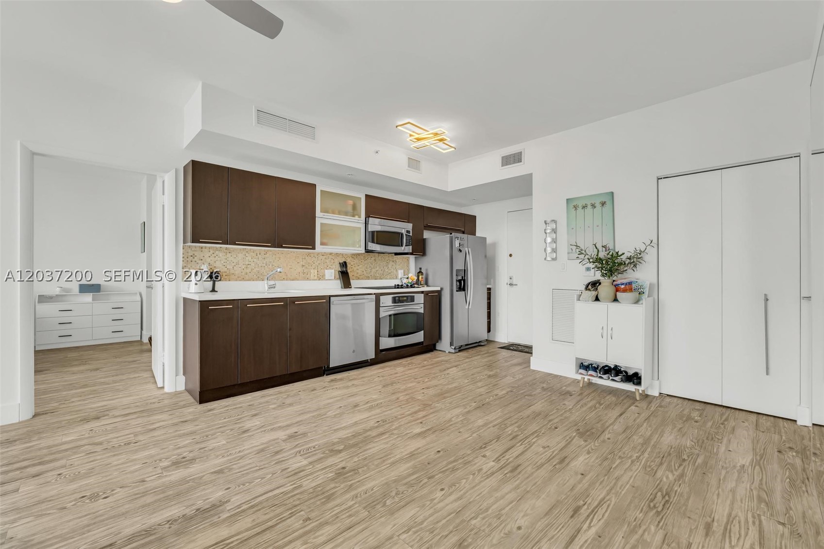 IVY CONDO - Residential Lease