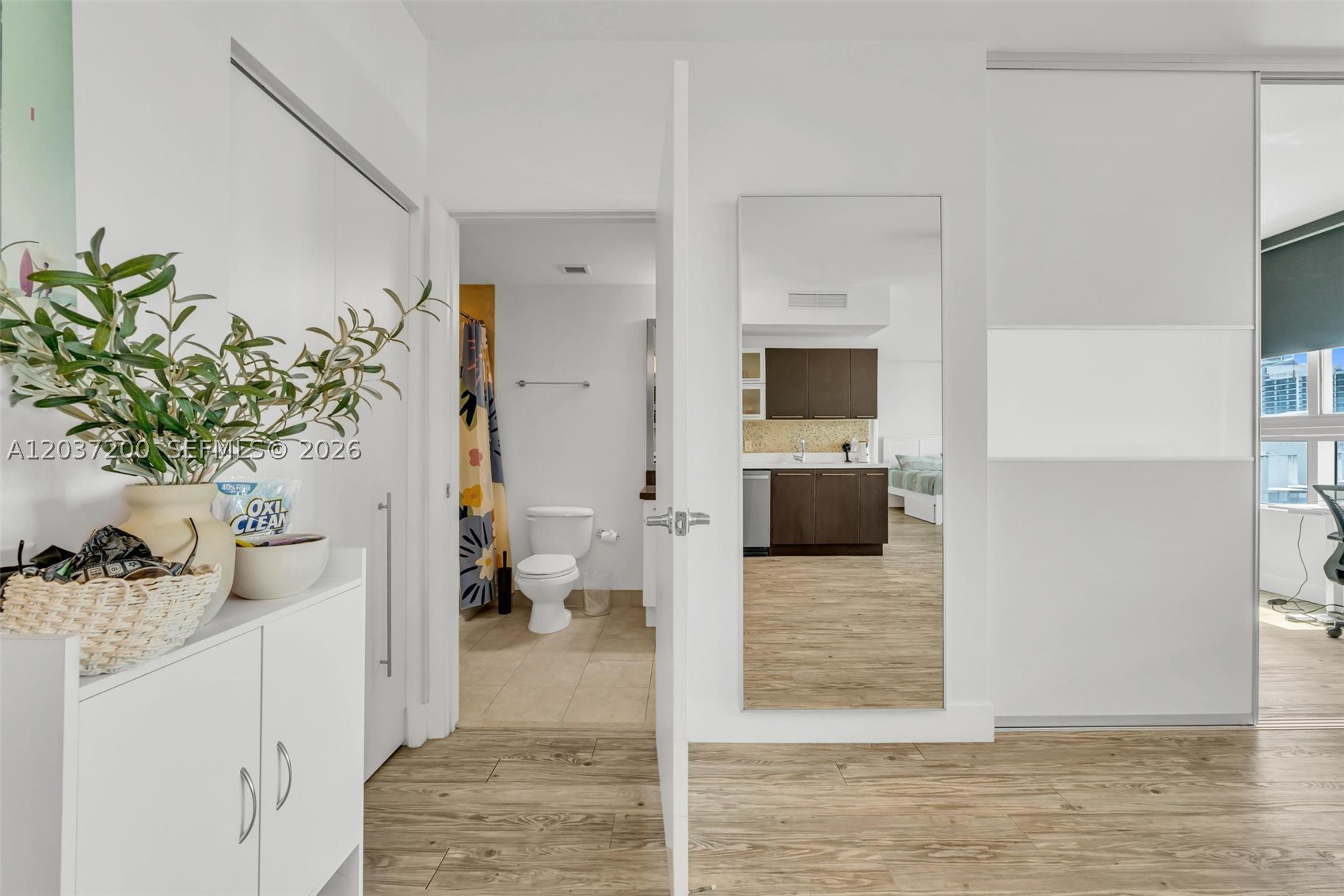 IVY CONDO - Residential Lease
