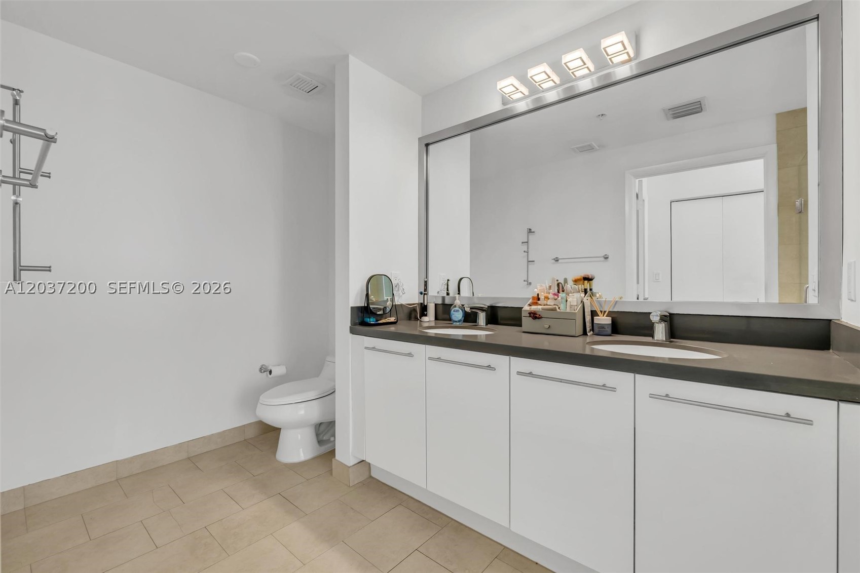 IVY CONDO - Residential Lease