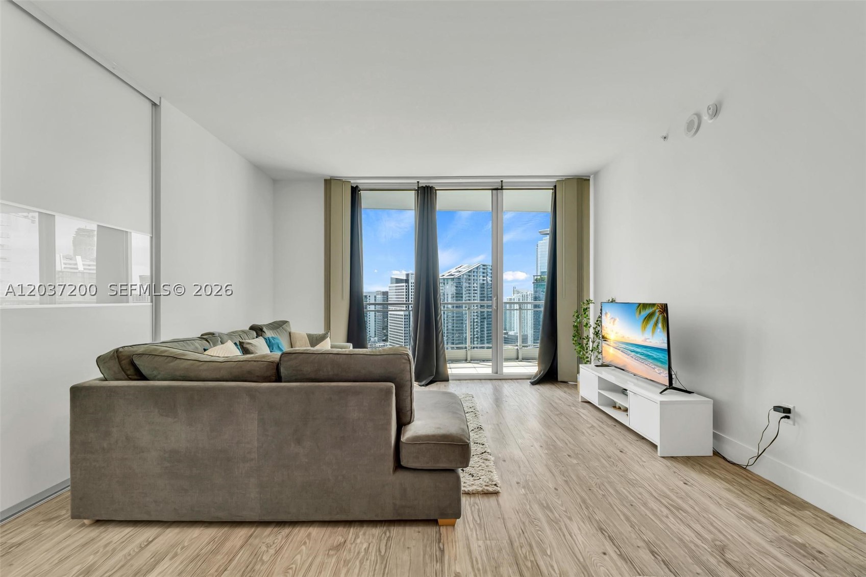 IVY CONDO - Residential Lease