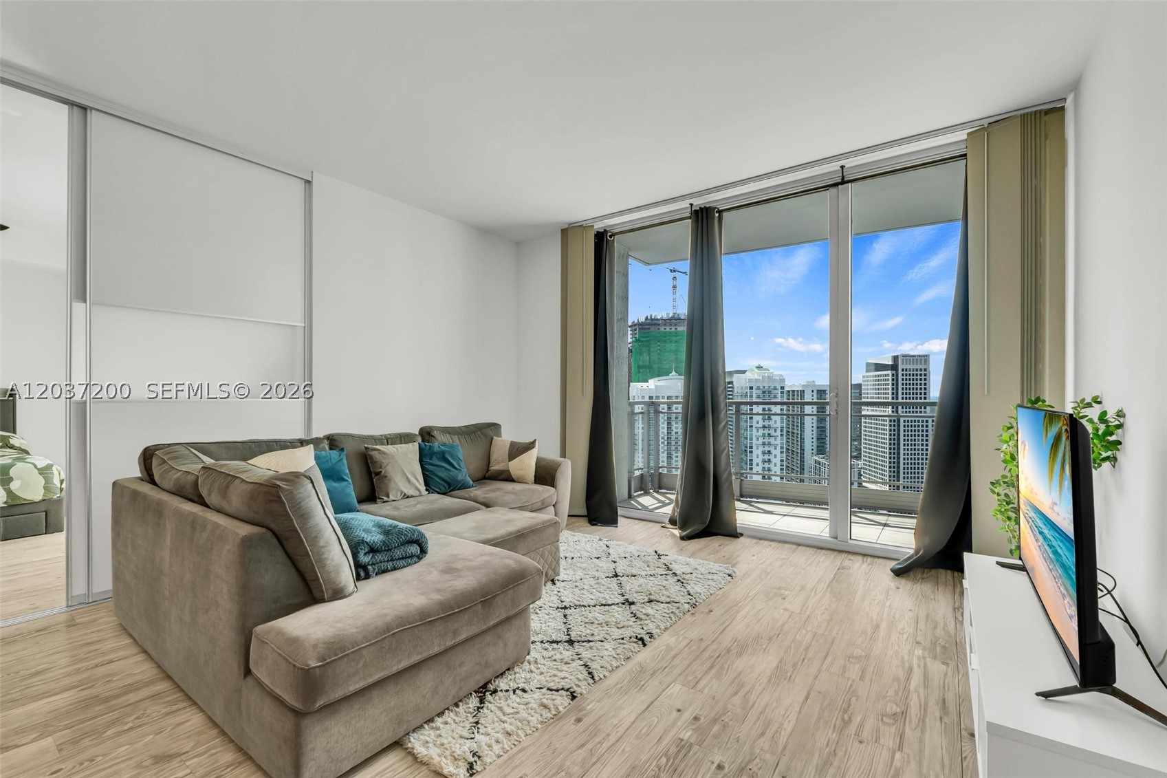 IVY CONDO - Residential Lease
