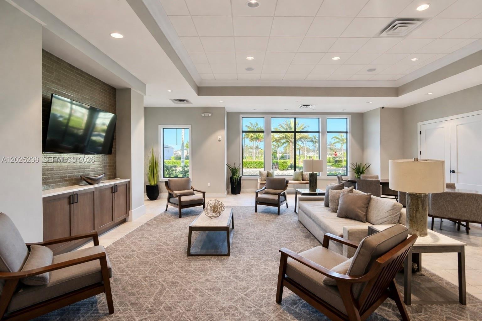 OAK TREE PROPERTY REDEVEL - Residential Lease