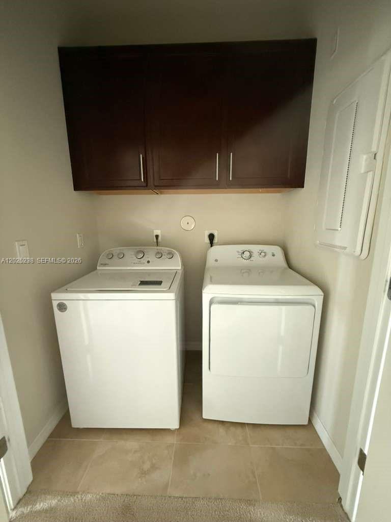 OAK TREE PROPERTY REDEVEL - Residential Lease