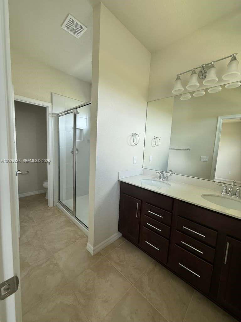 OAK TREE PROPERTY REDEVEL - Residential Lease