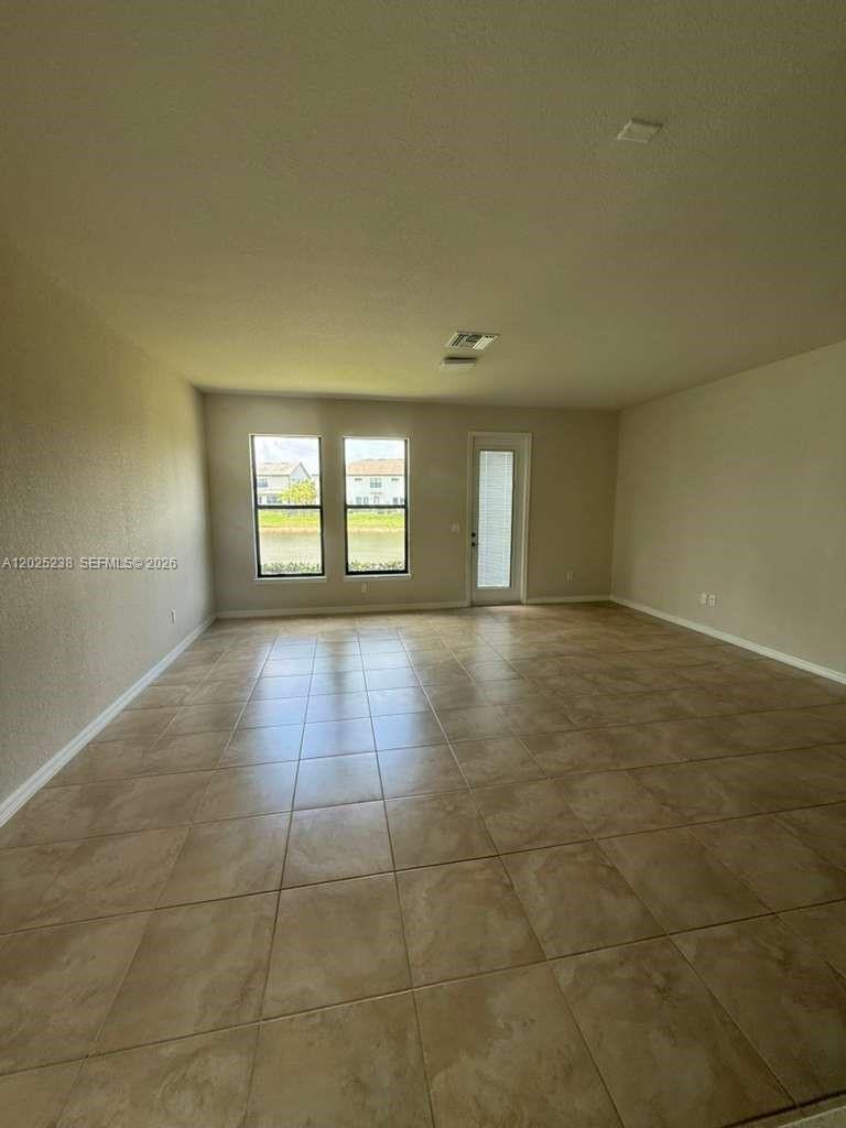 OAK TREE PROPERTY REDEVEL - Residential Lease