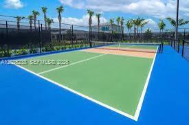 OAK TREE PROPERTY REDEVEL - Residential Lease
