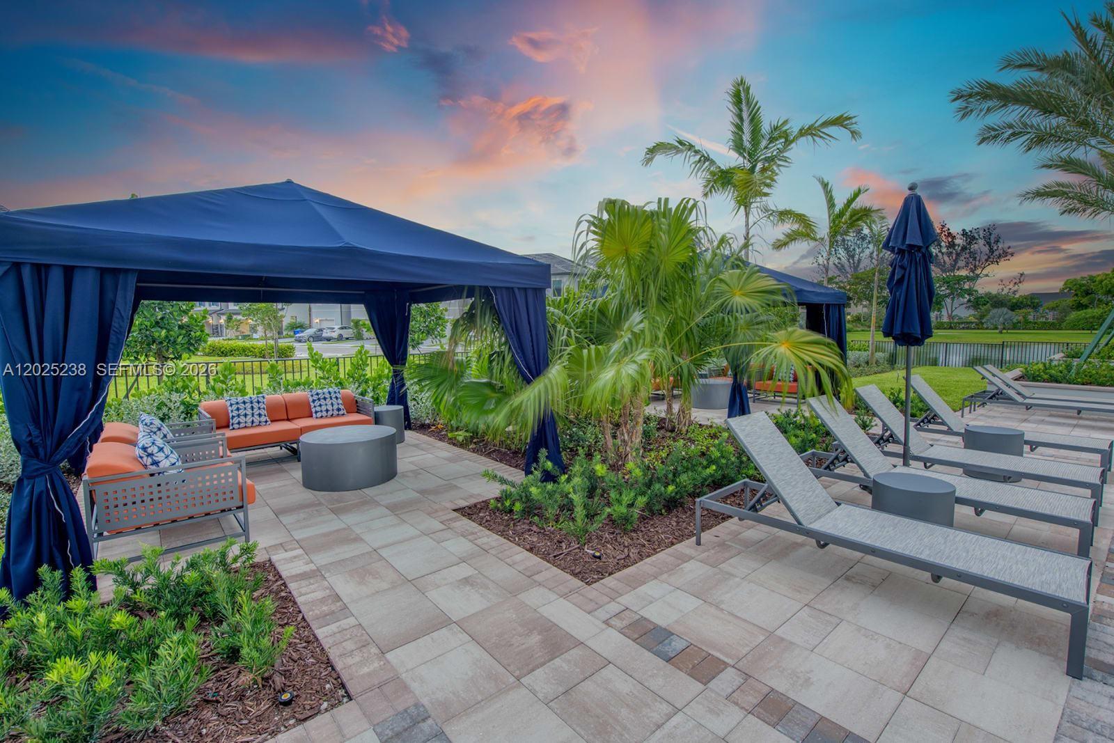 OAK TREE PROPERTY REDEVEL - Residential Lease