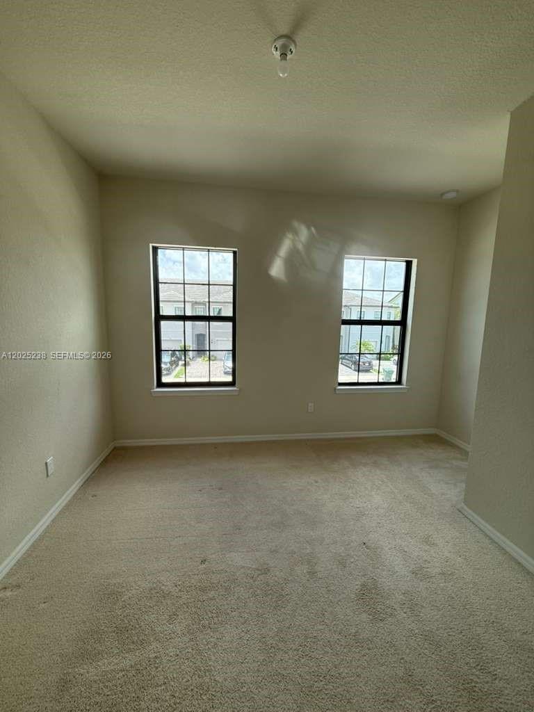 OAK TREE PROPERTY REDEVEL - Residential Lease