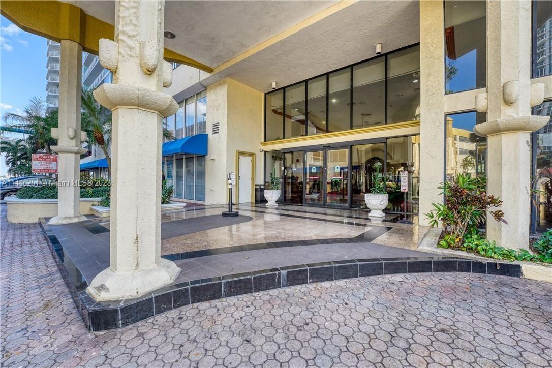 THE GRANDVIEW PALACE COND - Residential Lease