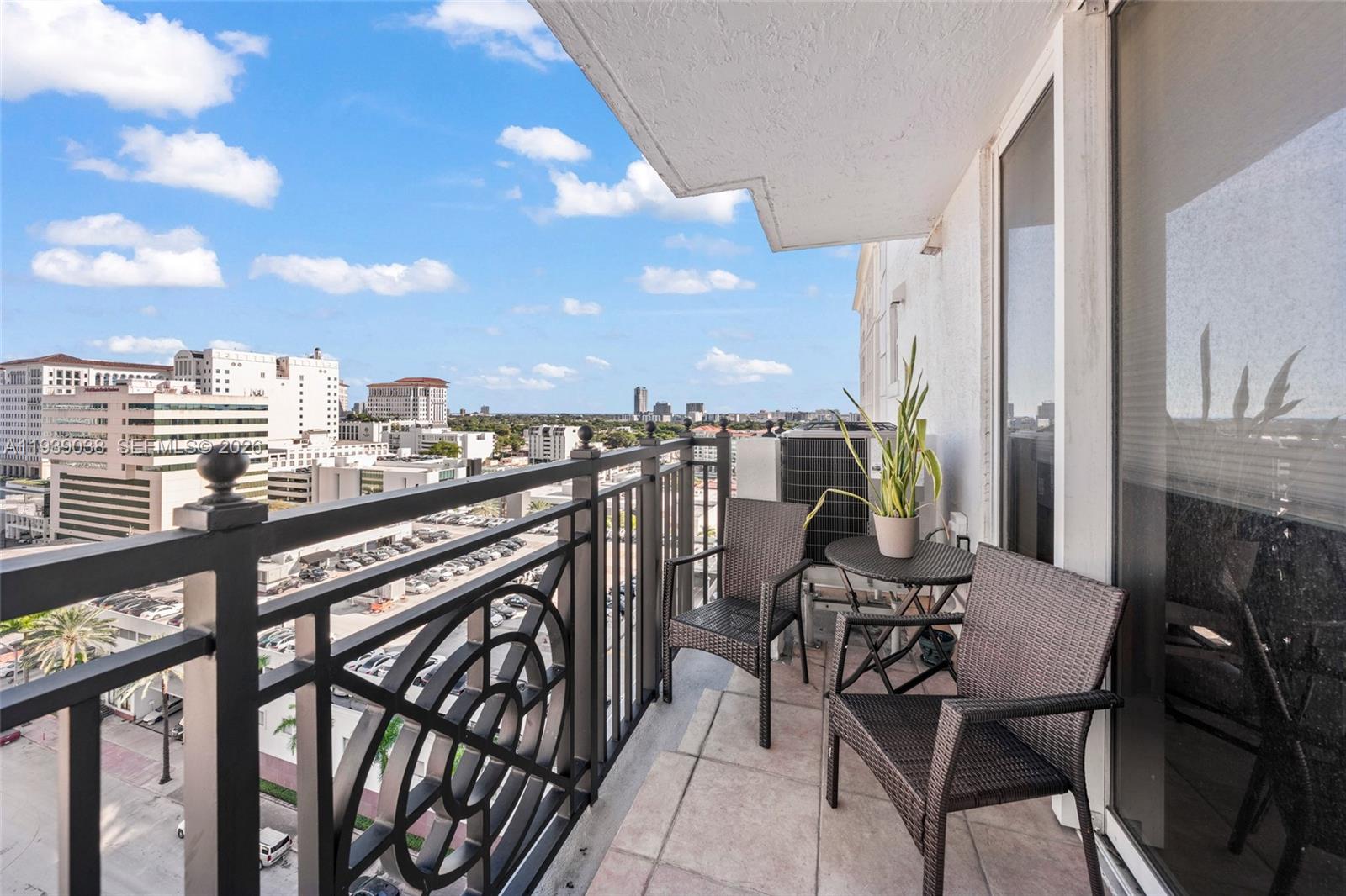 GABLES PARK TOWER - Residential