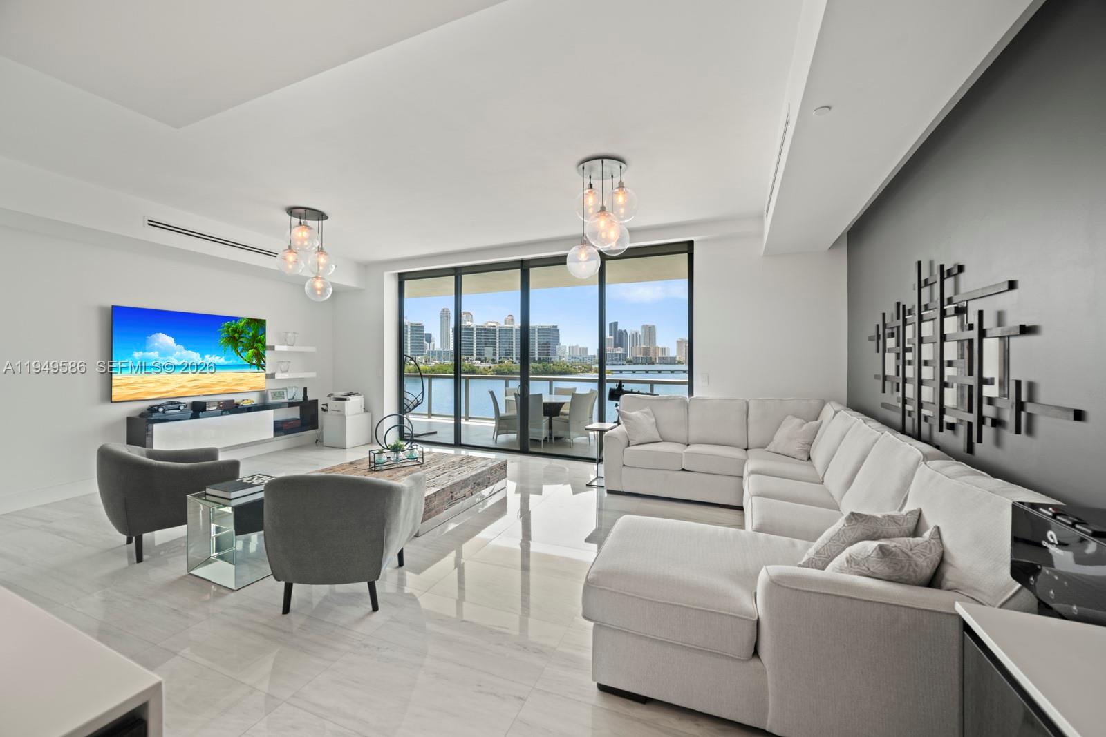 ECHO CONDO - Residential