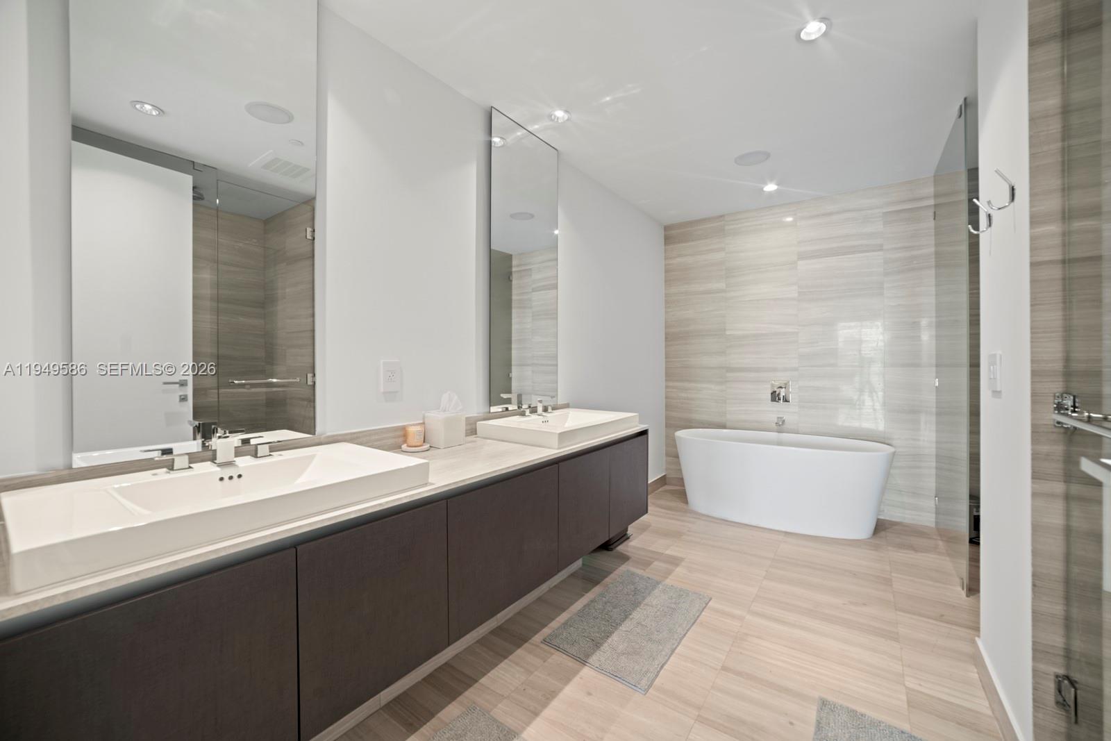 ECHO CONDO - Residential