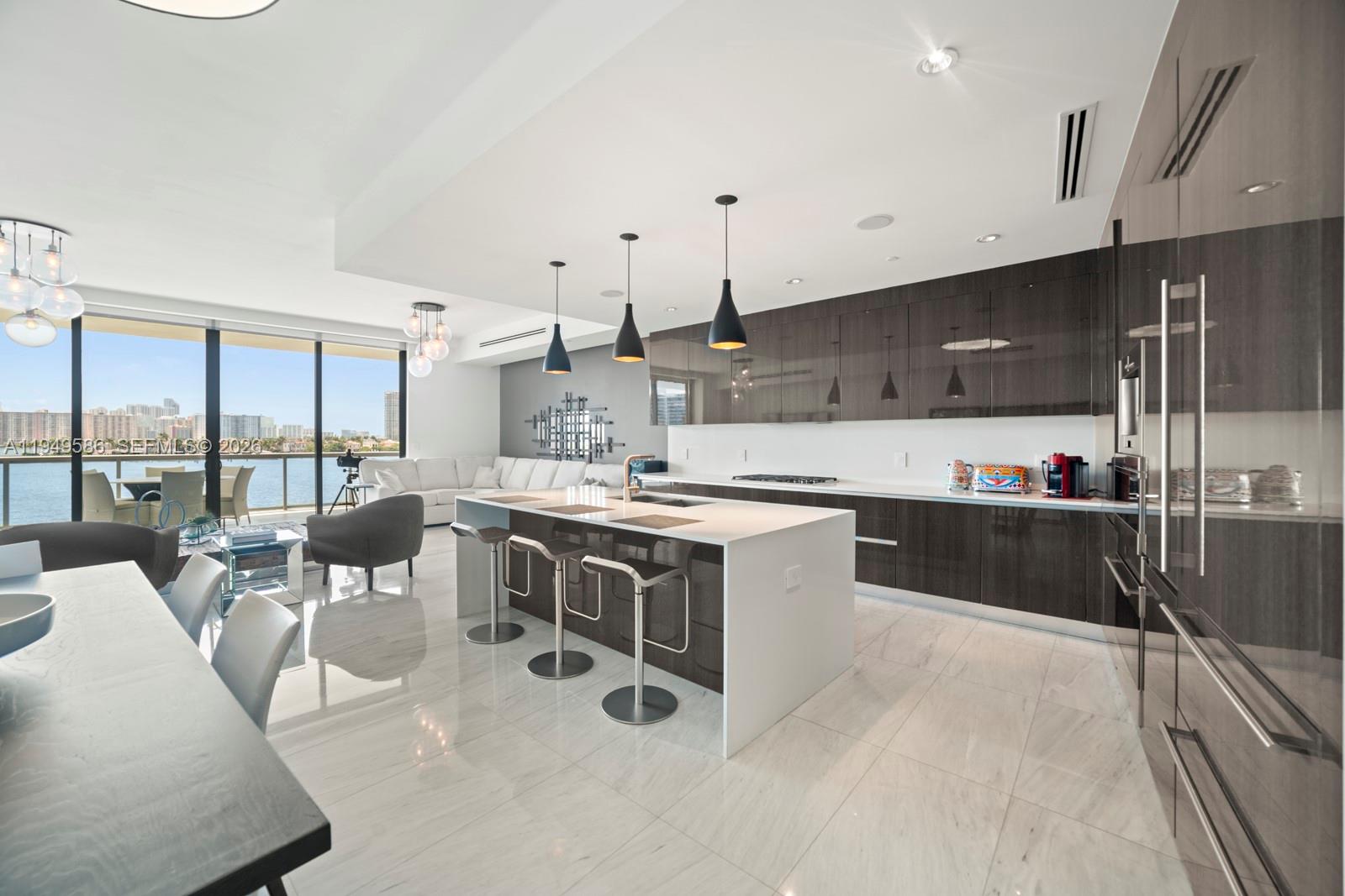 ECHO CONDO - Residential