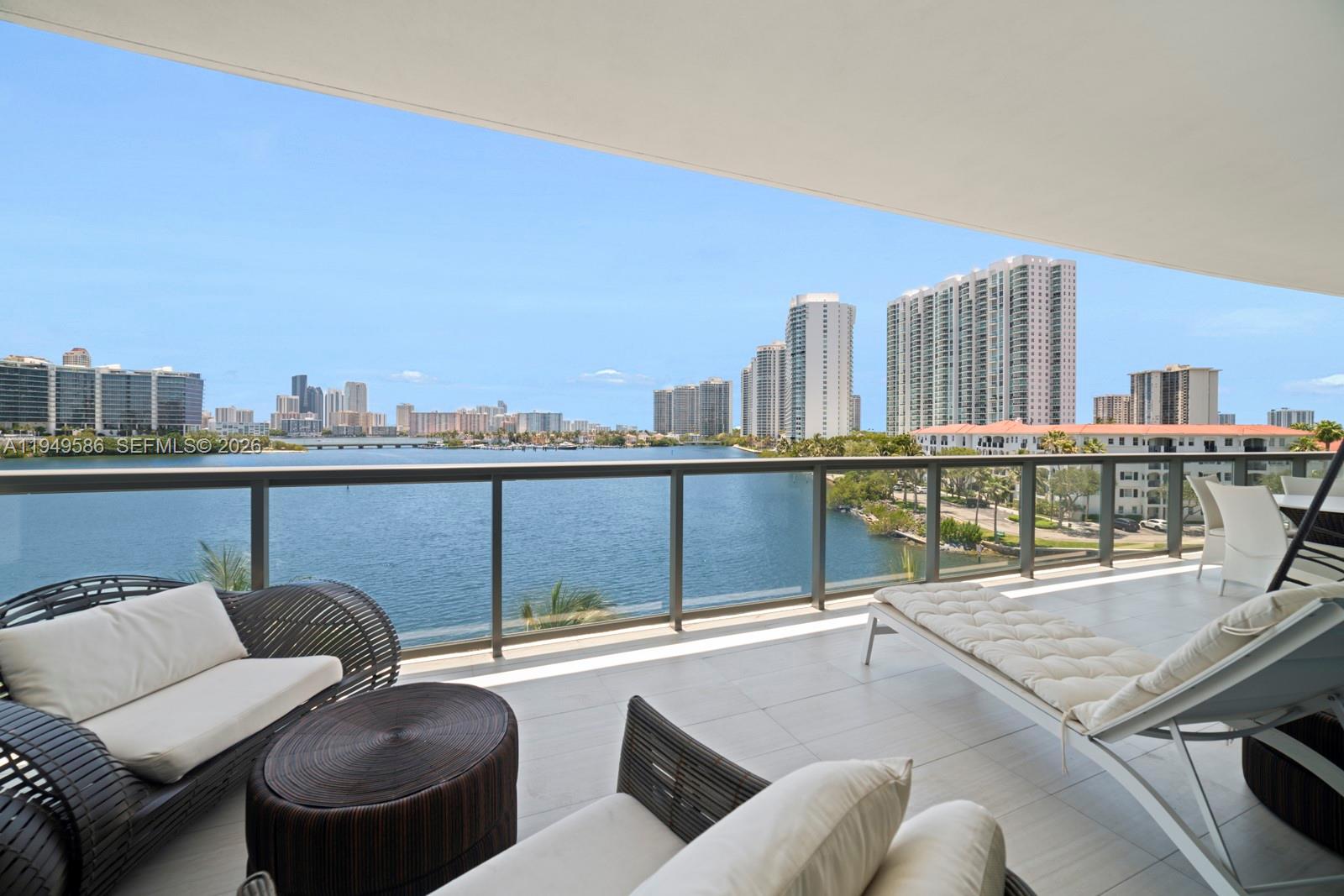 ECHO CONDO - Residential
