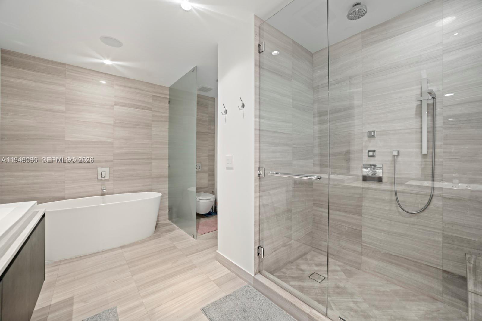 ECHO CONDO - Residential
