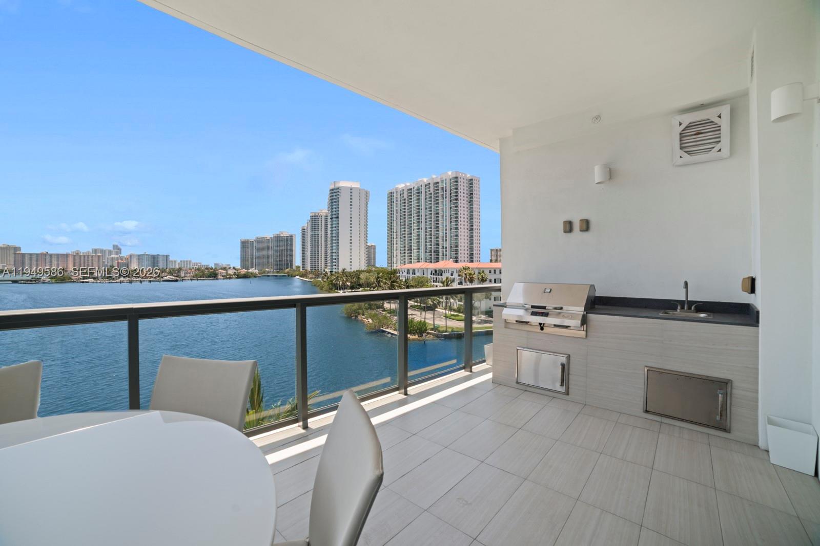 ECHO CONDO - Residential