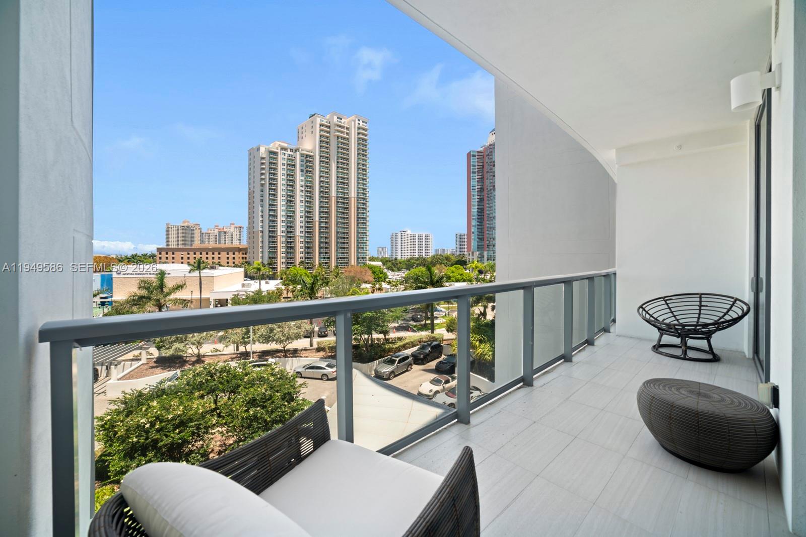 ECHO CONDO - Residential