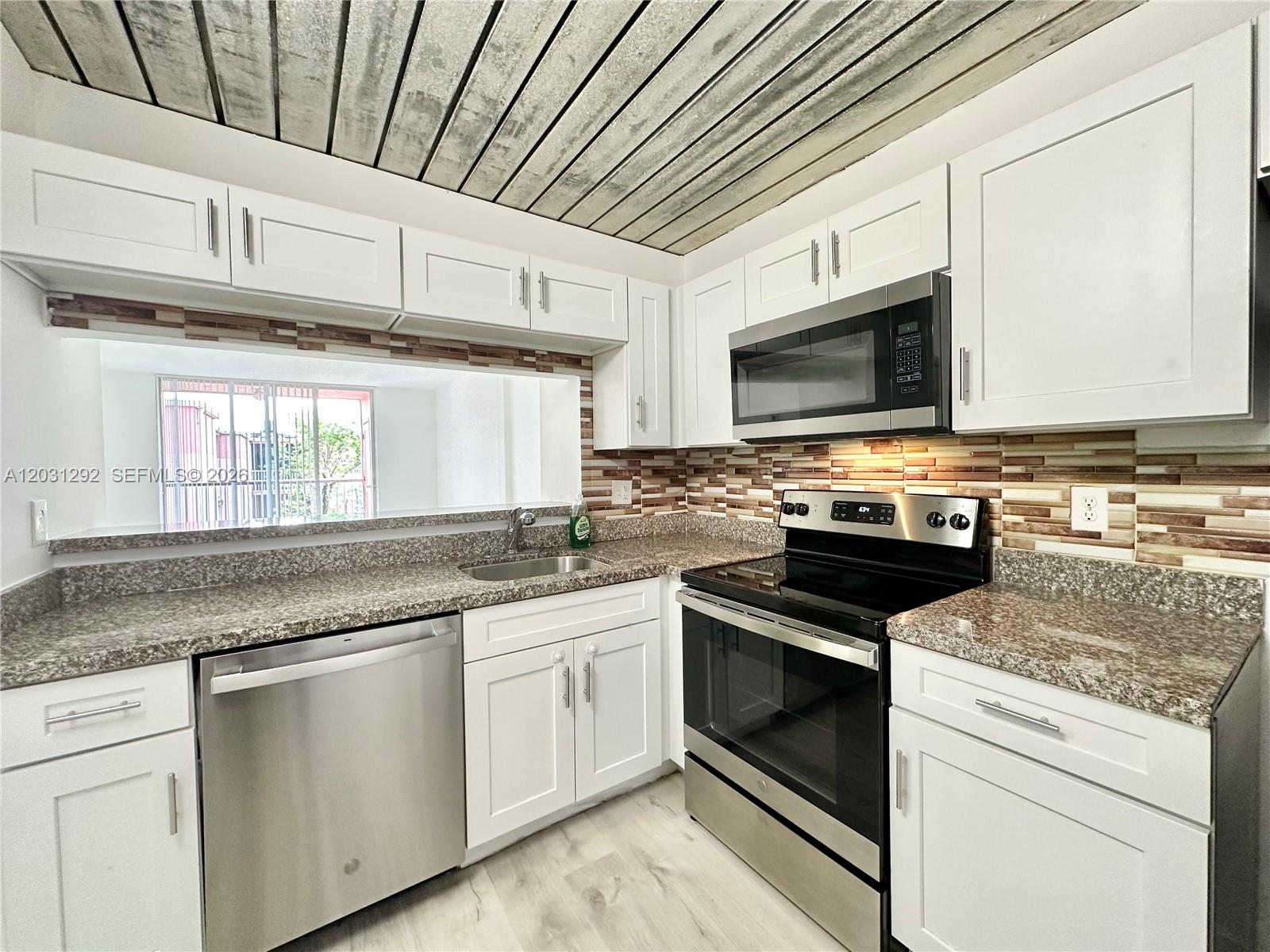 POINT SOUTH CONDO - Residential Lease
