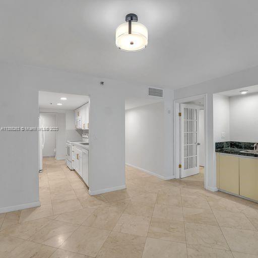 VENETIA CONDO - Residential