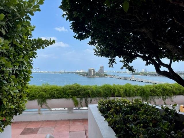 VENETIA CONDO - Residential