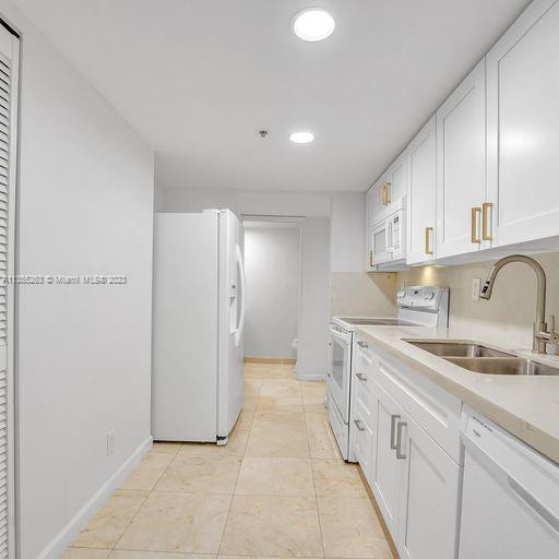 VENETIA CONDO - Residential