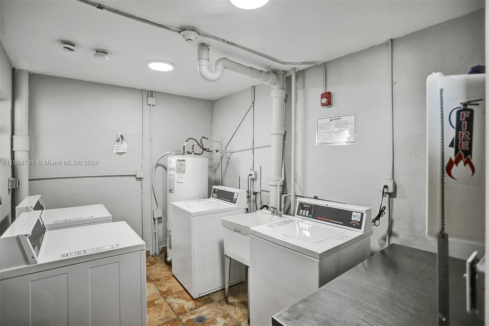 JADE WINDS GROUP - - Residential