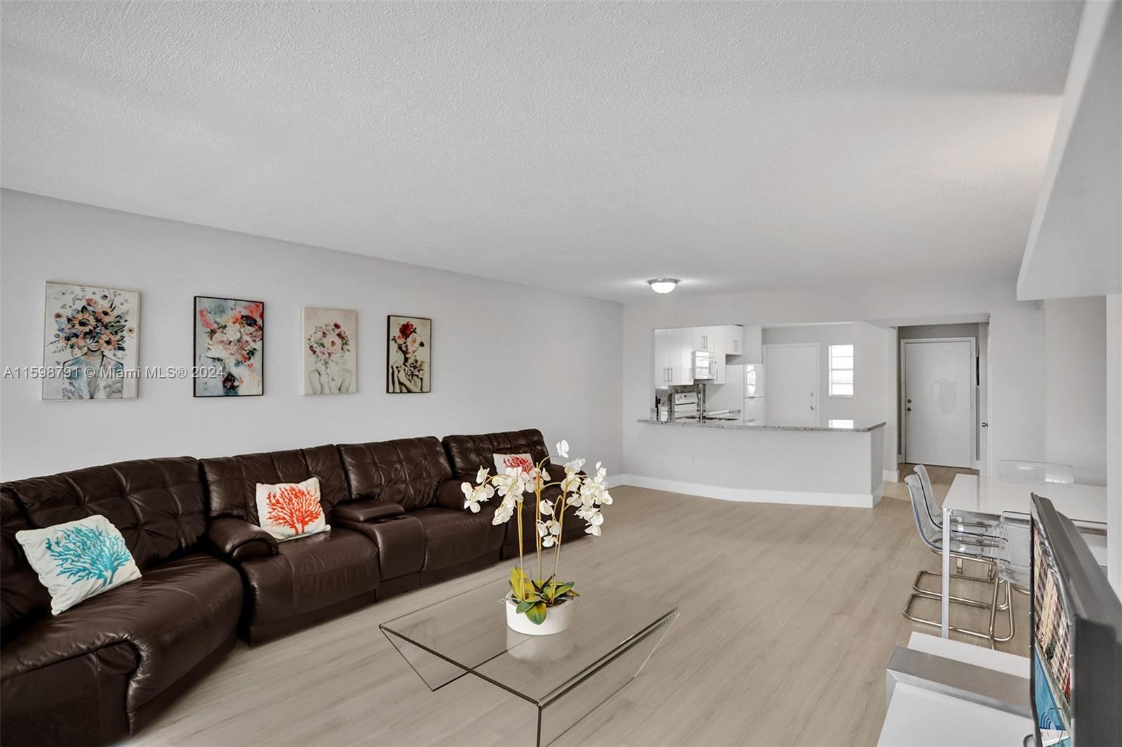 JADE WINDS GROUP - - Residential