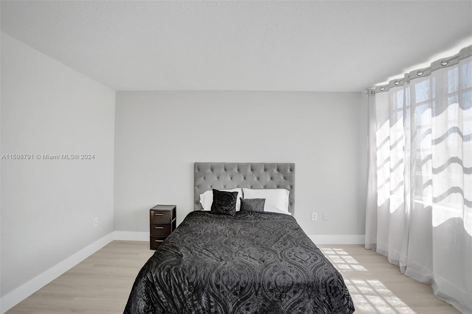 JADE WINDS GROUP - - Residential