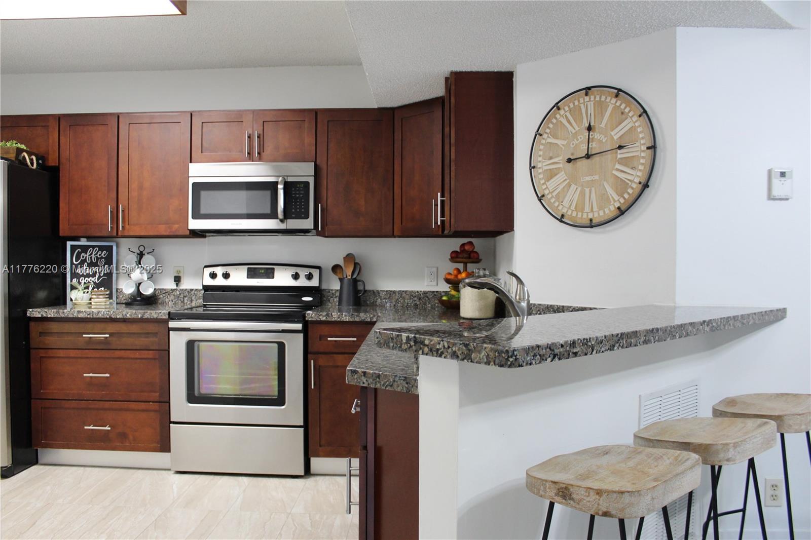 EDGEWATER CONDO - Residential Lease