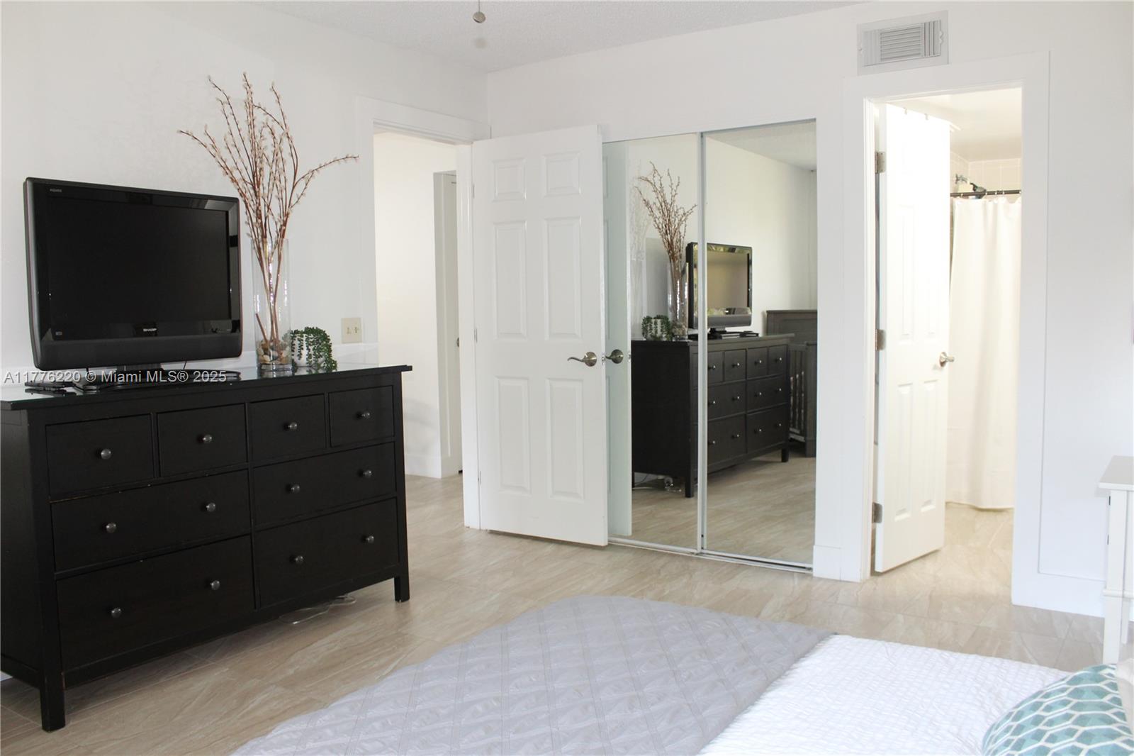 EDGEWATER CONDO - Residential Lease