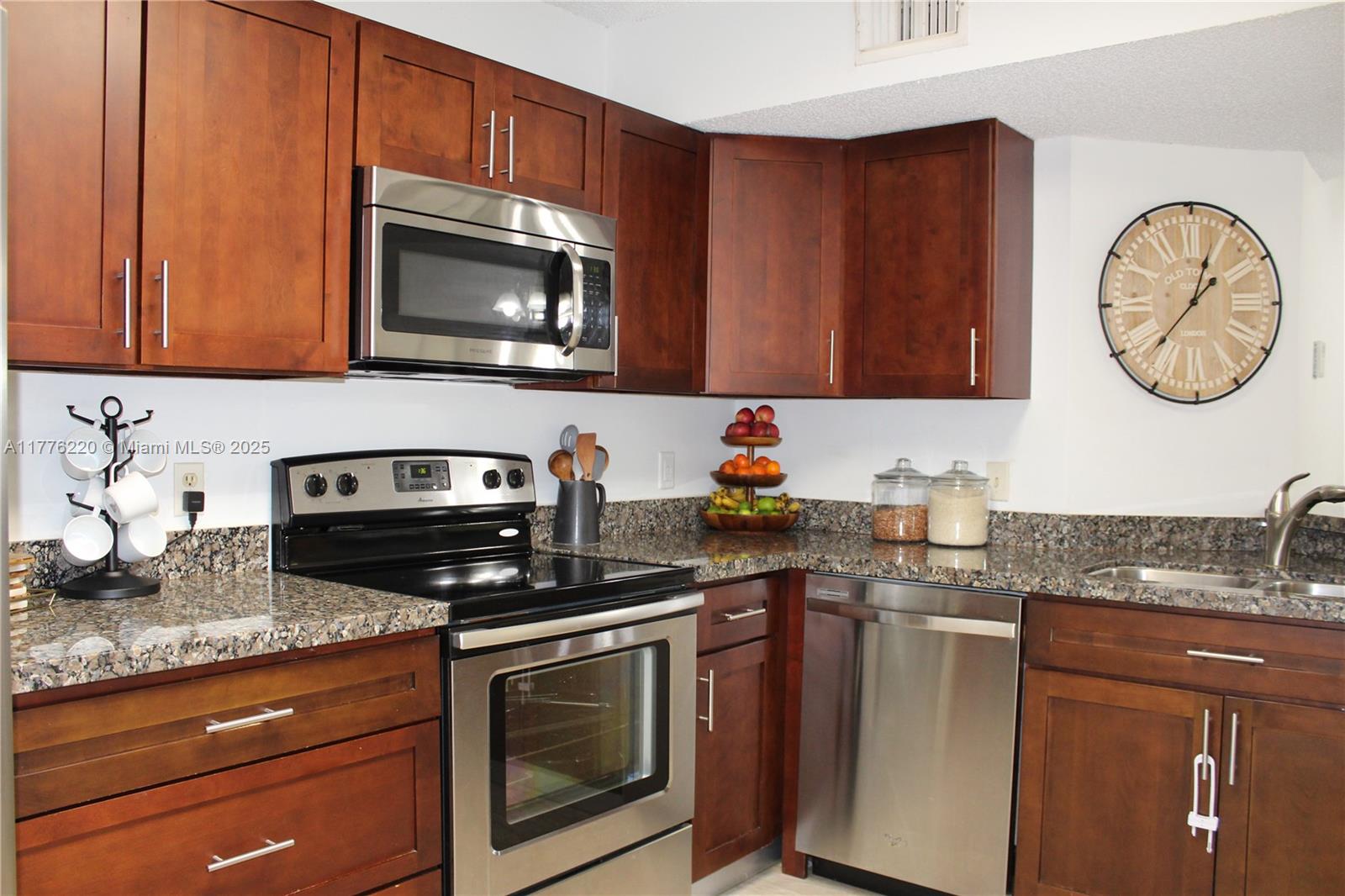 EDGEWATER CONDO - Residential Lease