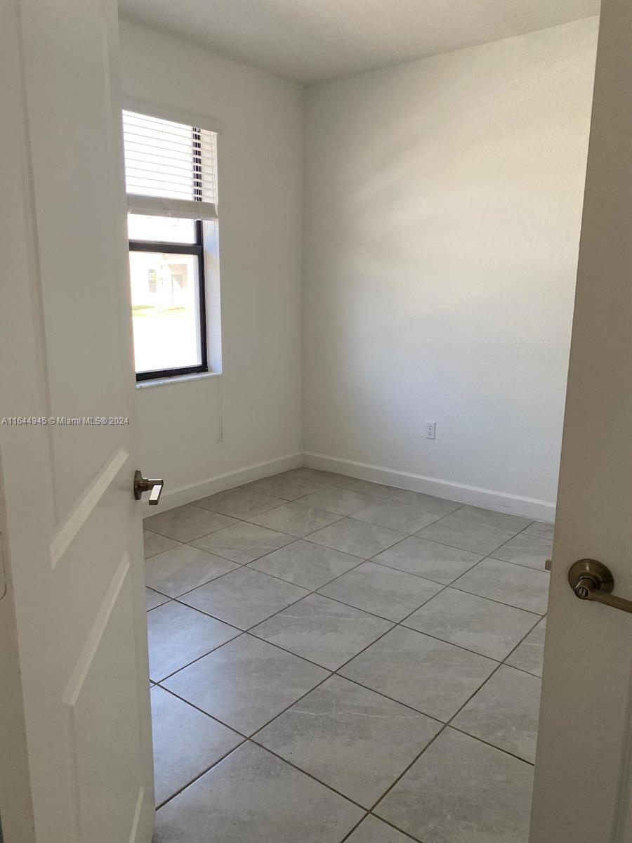 SIENA RESERVE SOUTH - Residential Lease