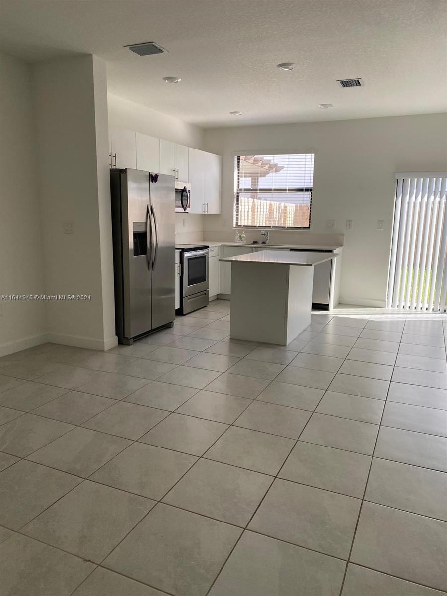 SIENA RESERVE SOUTH - Residential Lease