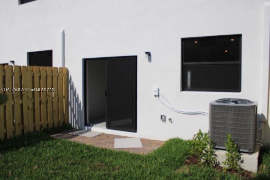 SIENA RESERVE SOUTH - Residential Lease