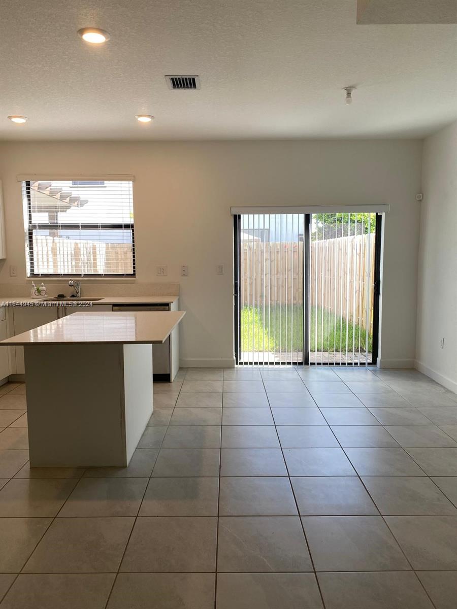 SIENA RESERVE SOUTH - Residential Lease