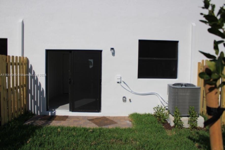 SIENA RESERVE SOUTH - Residential Lease