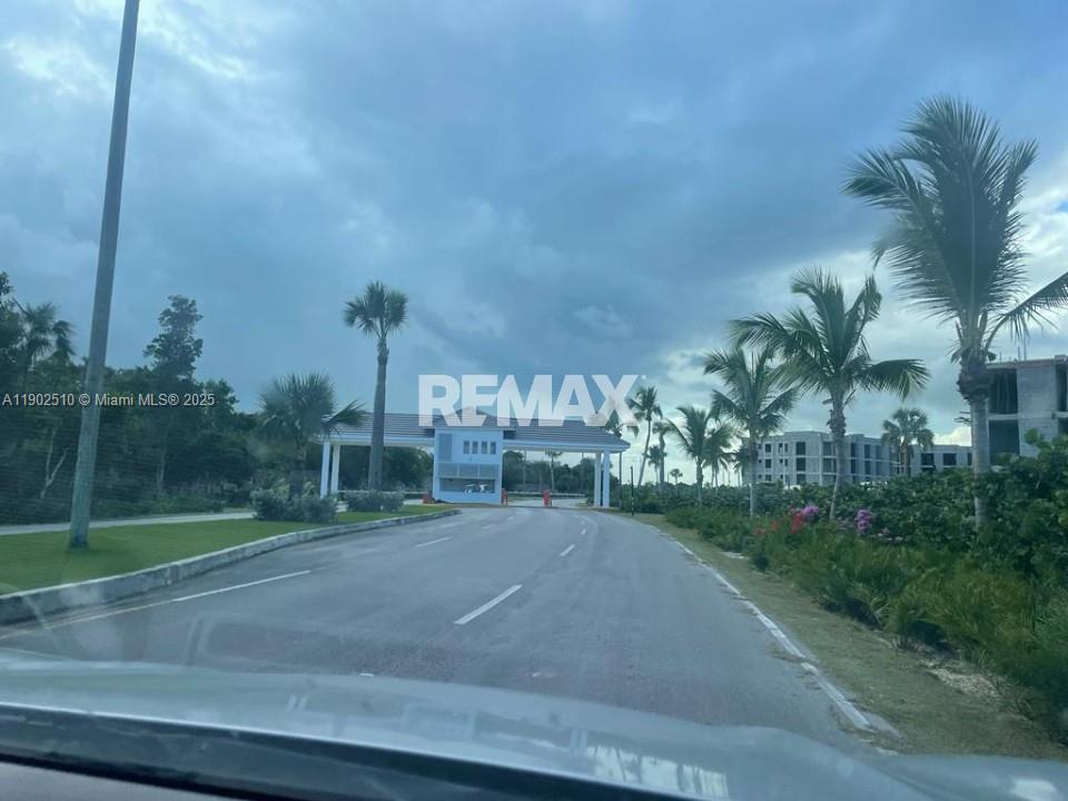 Vista Cana is the residential and vacation destination you’ve always dreamed of, designed to combine comfort, innovation, and a true connection with nature. This exclusive community offers a wide variety of unique experiences in the heart of Punta Cana.
