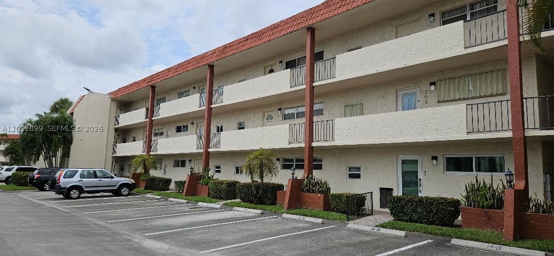 HOLLYBROOK GOLF AND - Residential
