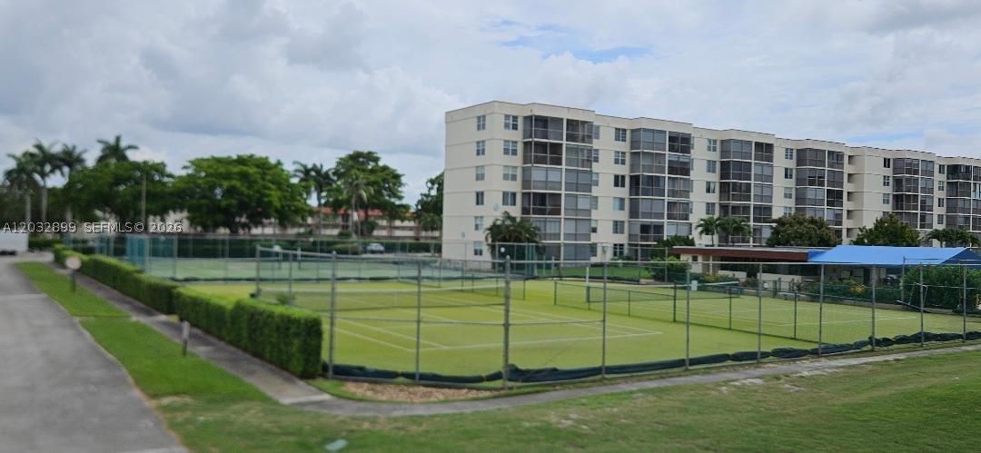 HOLLYBROOK GOLF AND - Residential