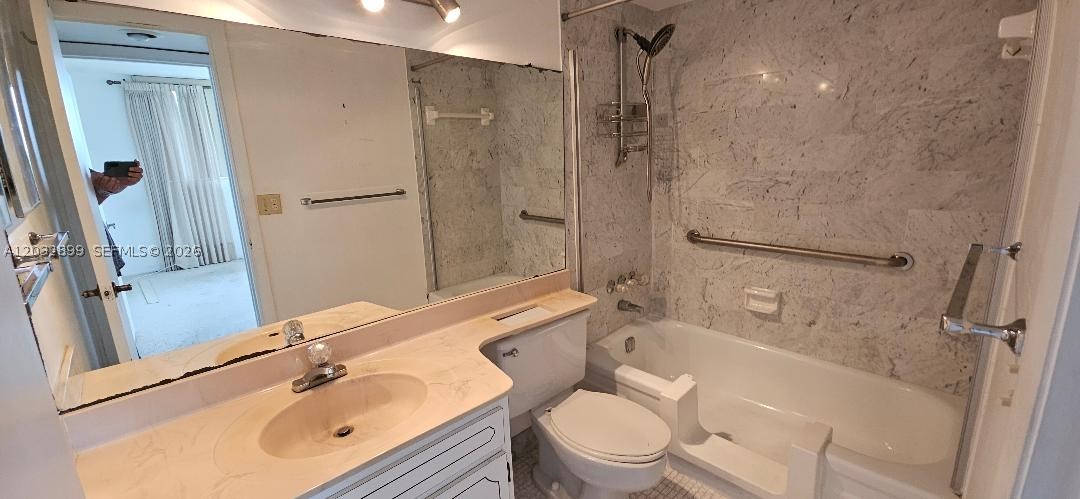 HOLLYBROOK GOLF AND - Residential